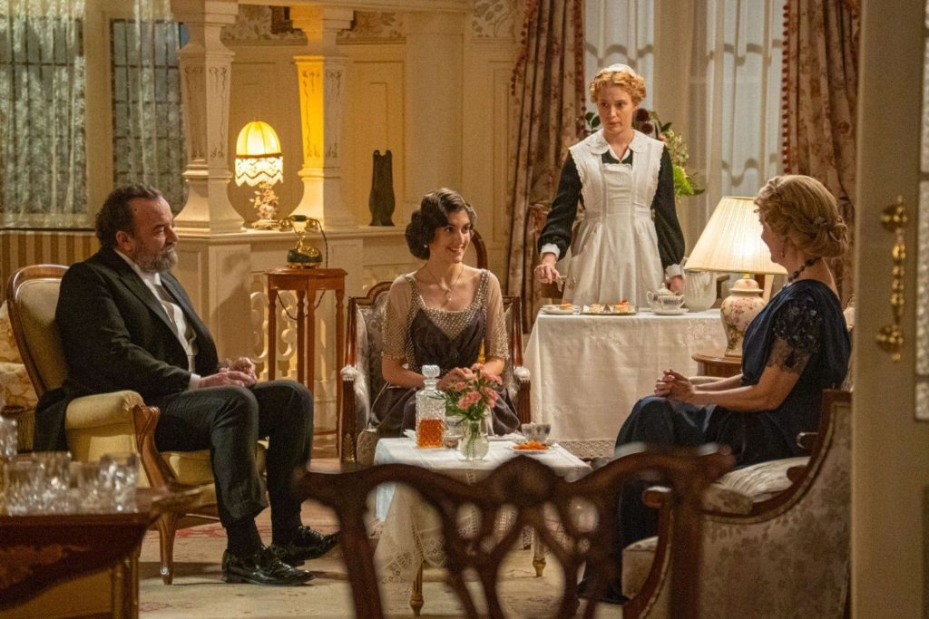 Te Desvelamos Lo Que Sospecha Margarita En 'La Promesa', La Serie De La 1 De Tve