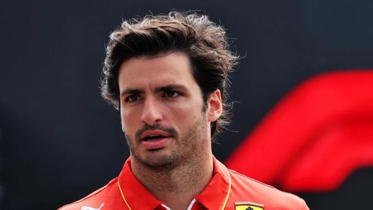 Carlos Sainz gran triunfador en la renovación de Fernando Alonso con Aston Martin