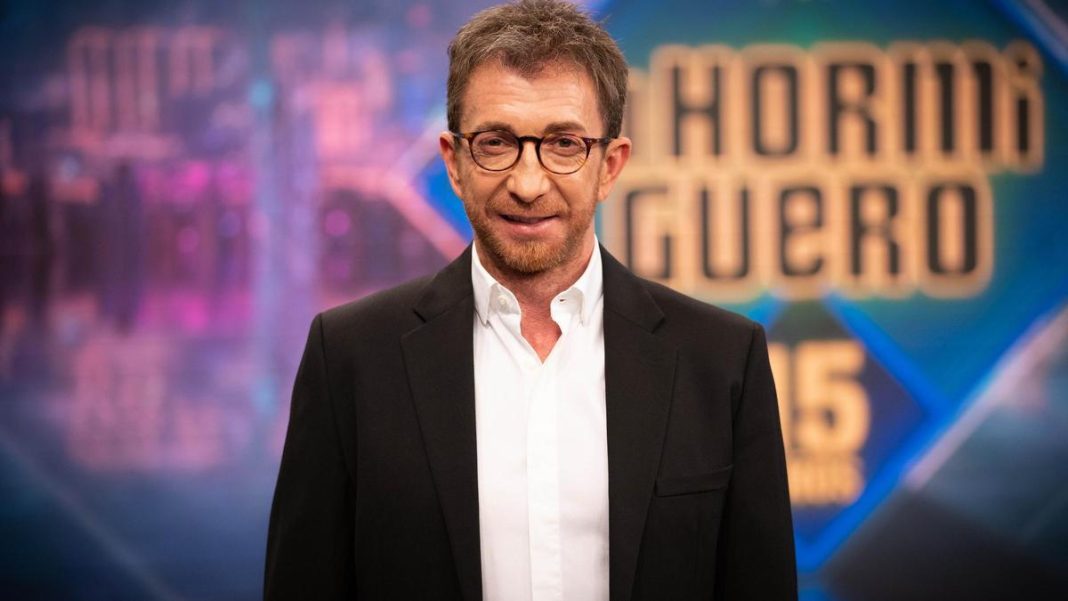 Las redes arden con Pablo Motos y su tremendo parecido con un amigo de fuera de 'El Hormiguero'