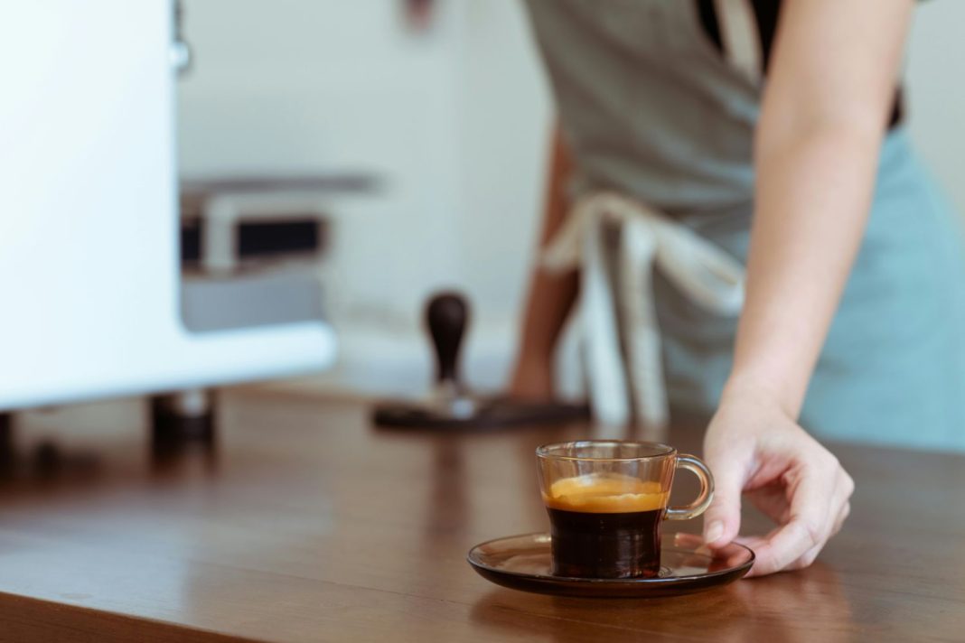 Una pieza de tu cafetera provoca que el café sepa mal