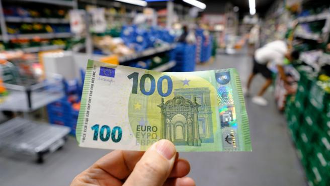 La OCU desvela el truco para comprar comida a mitad de precio en supermercados como Carrefour, Aldi y más