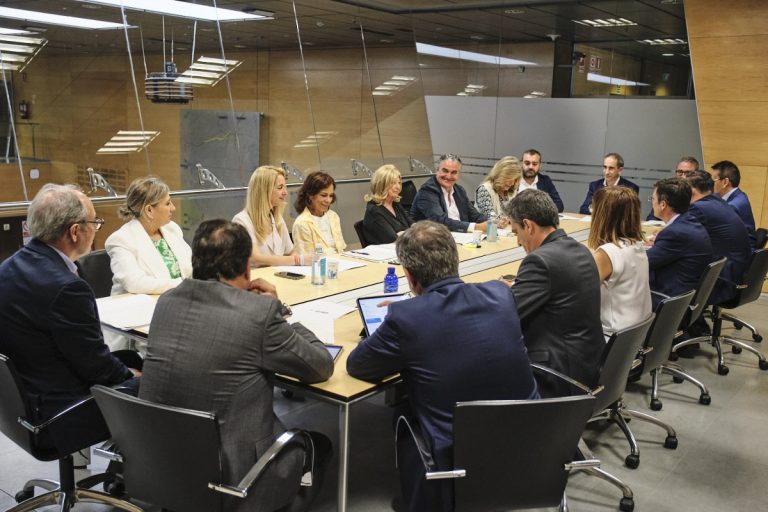 Almeida ahorrará 50 M€ con la gestión total de la M-30 y aparta a Ferrovial