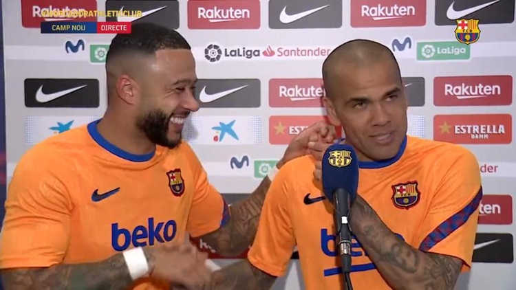 Dani Alves Memphis Depay