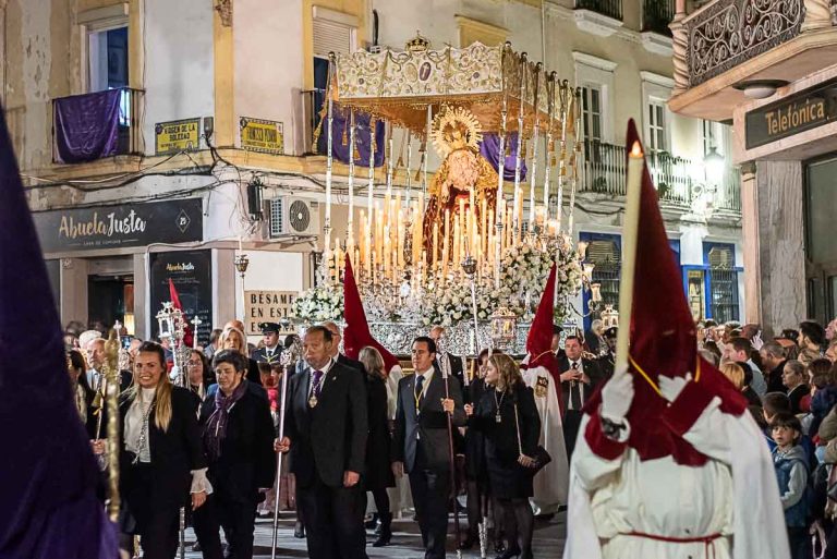 Las mujeres podrán vestir de nazarenas tras 250 años de historia en la procesión de ‘Las Descalzas’ de Semana Santa