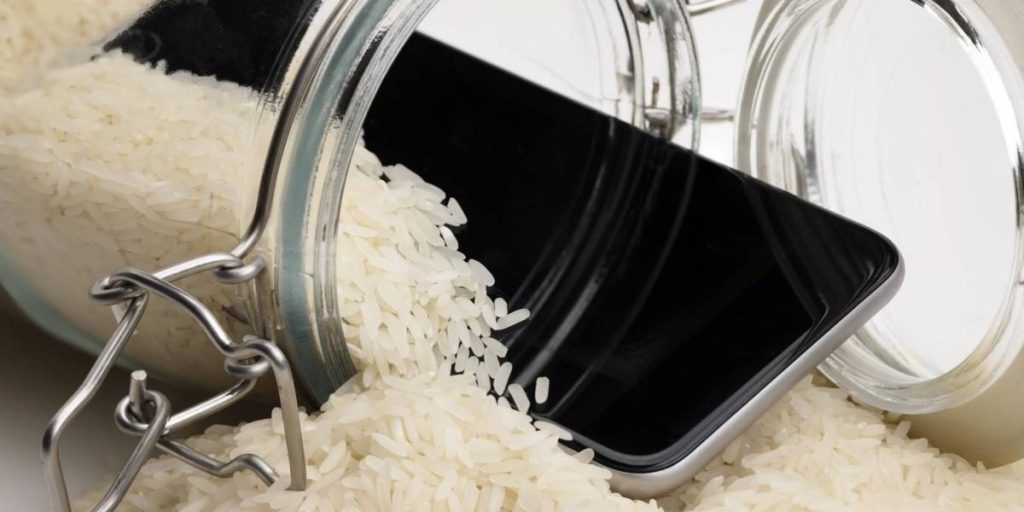 Si Se Te Moja El Móvil, No Lo Metas En Arroz Para Secarlo: Apple Dice Que Hagas Otra Cosa 4 Image 45 4
