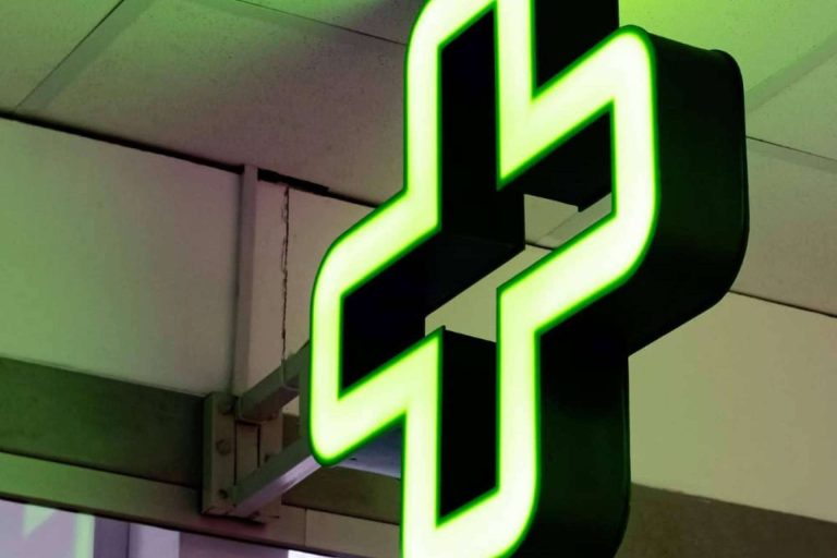 Compraventa de farmacias con los especialistas de Confiafarma