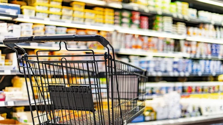Sanidad alerta del peligro de consumir este desayuno que se vende en supermercados como Carrefour o Alcampo