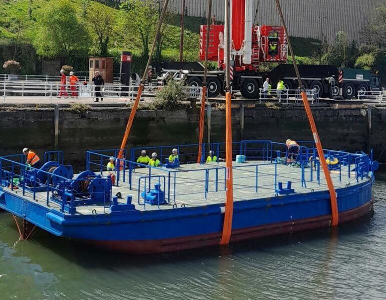 160 embarcaciones y 32 traineras acompañarán a la gabarra del Athletic en la Ría de Bilbao