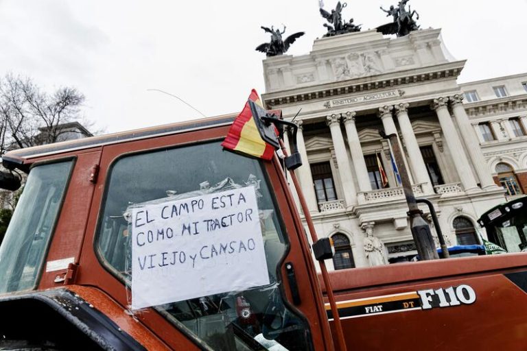 CCOO y UGT se manifiestan este jueves frente al Ministerio de Agricultura por un sector agrario con futuro