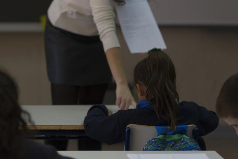 Los alumnos de Primaria que estudian una segunda lengua extranjera descienden casi 6 puntos en 5 años