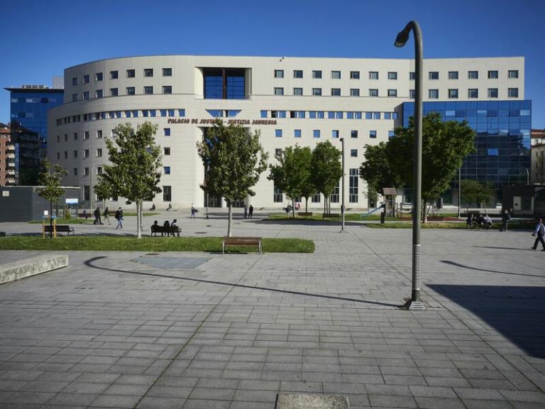 TSJN absuelve a la mujer condenada a 6 meses por encubrir el asesinato perpetrado por su marido en Villava (Navarra)