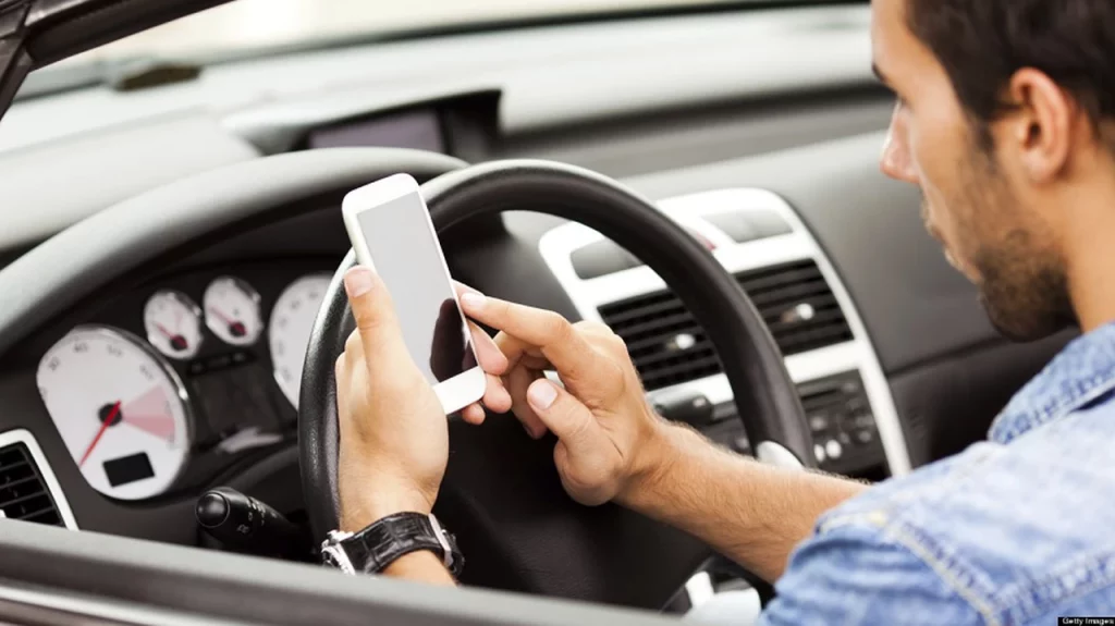 La Dgt Multa Duramente Esto Que Hacen 1 De Cada 3 Jóvenes Conductores 9 Responsabilidad Compartida: Un Reto Para Todos