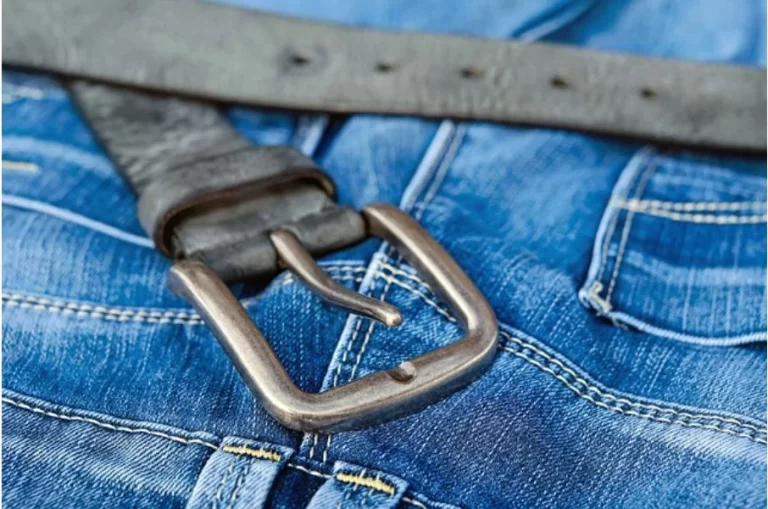 8 vaqueros bootcut de Zara para estilizar tu silueta esta primavera
