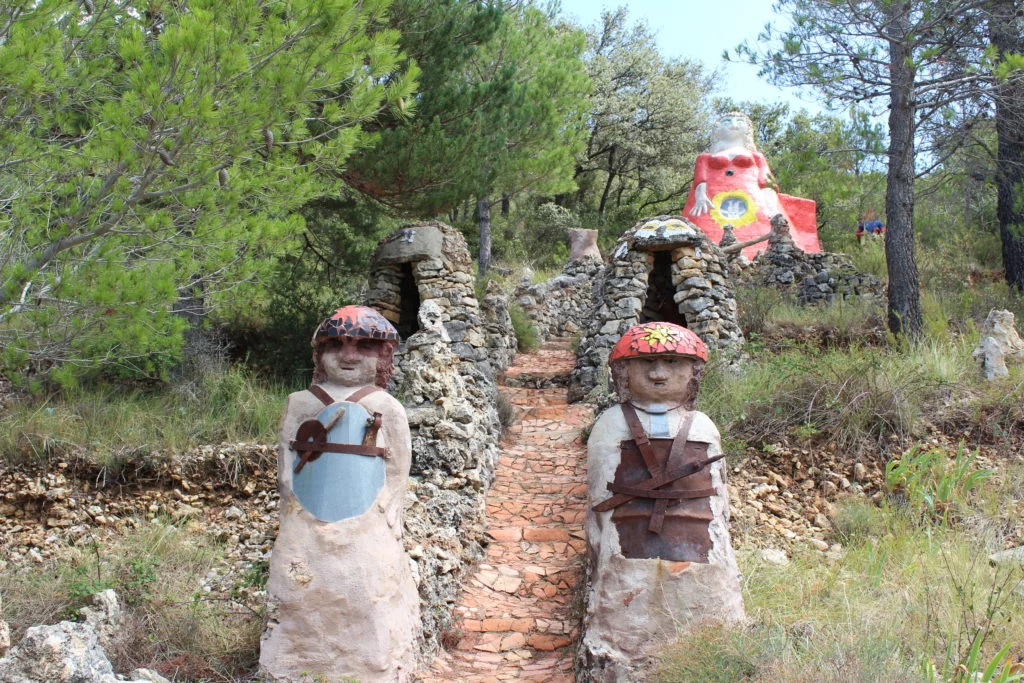 Todo Lo Que Puede Conocerse Dentro Del Jardín De Peter En Castilla