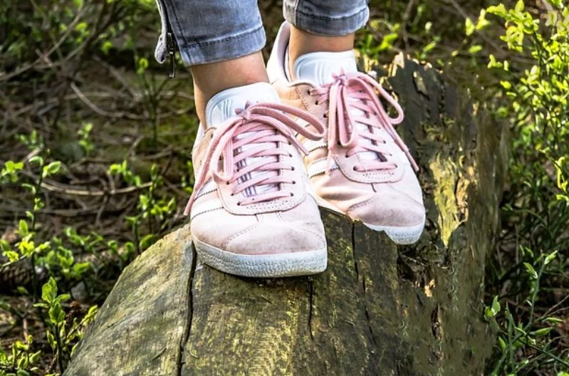 Las zapatillas Skechers de David Bisbal para llevar con vaqueros y pantalones de cualquier color