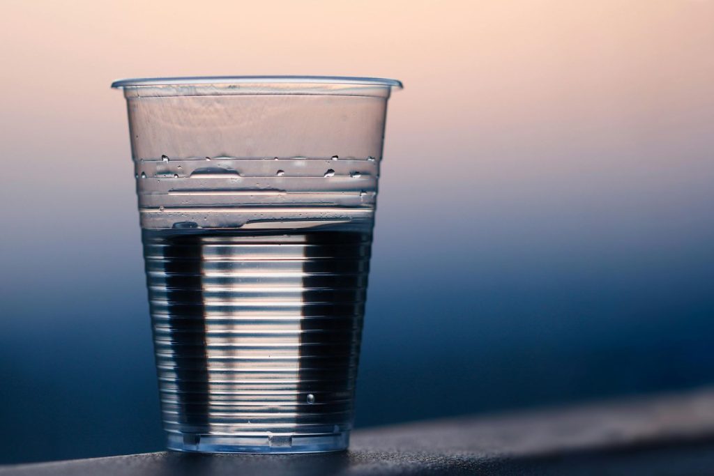 La Oms Desvela Una Verdad Muy Distinta A La Que Conocías: ¿Cuánta Agua Se Debe Beber Al Día?