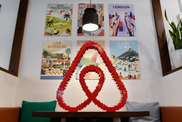 Los Terratenientes De Airbnb Que Ofrecen Más De 100 Pisos En Alquiler En Madrid