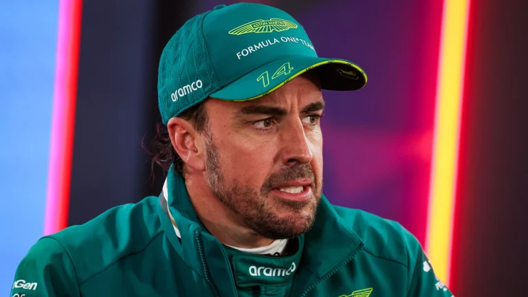 Fernando Alonso se moja rotundamente con Max Verstappen y Red Bull
