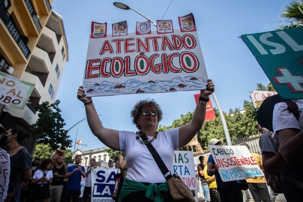 Hacia Una Solución Equitativa: Reflexiones Sobre El Turismo Sostenible Y El Bienestar Comunitario En Las Islas Canarias