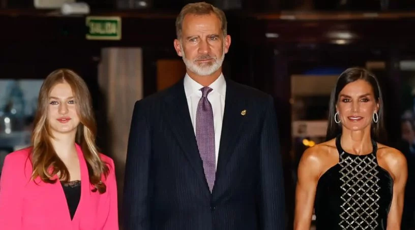 Juan Carlos pone en un aprieto a Leonor frente a Letizia y Felipe