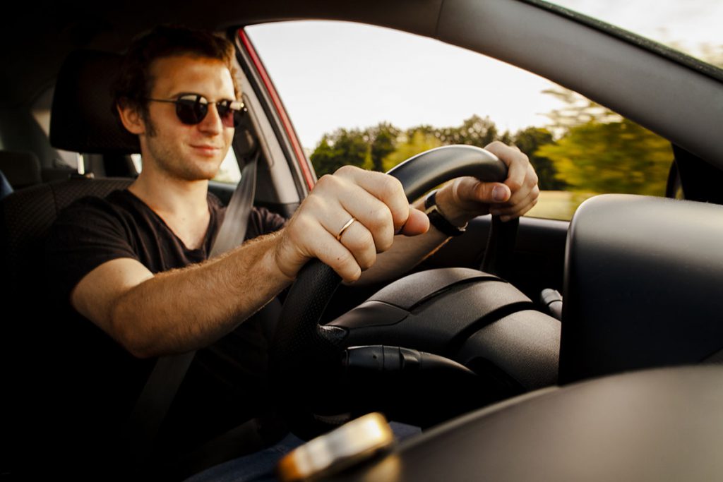 Dgt: Las Cifras Preocupantes Del Uso Del Móvil Al Volante
