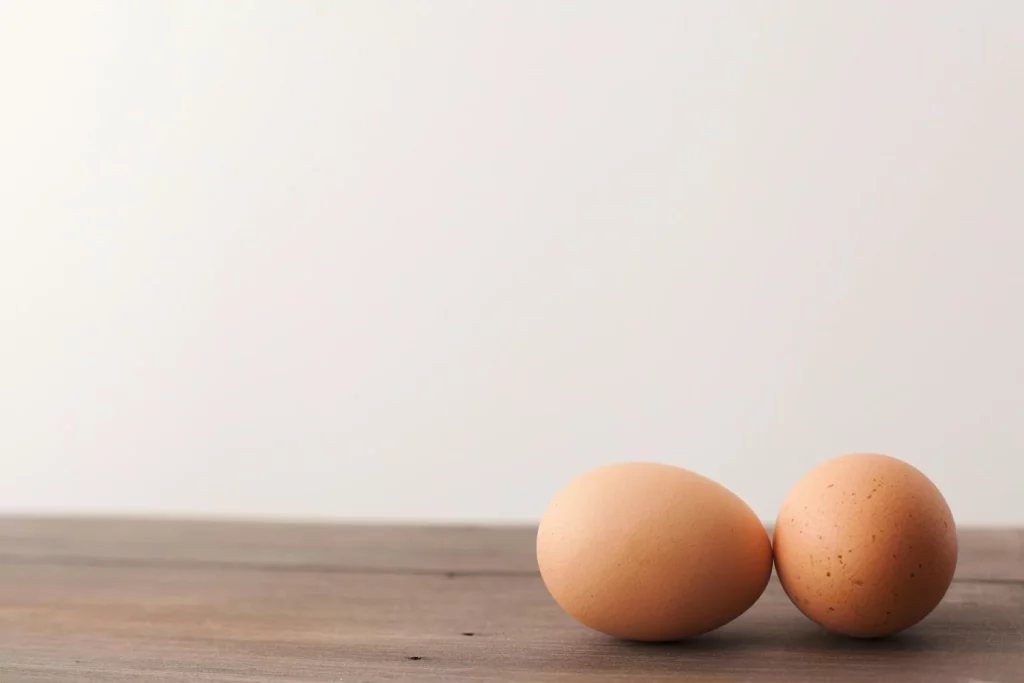Por Qué No Debes Cascar Un Huevo En La Encimera O En El Plato Al Cocinar
