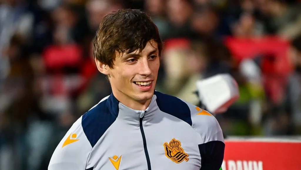 Robin Le Normand, Entre La Selección Y El Mercado