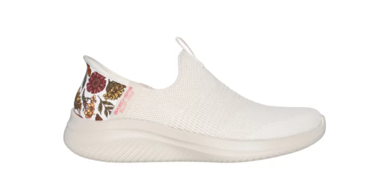 Estas sandalias cómodas de Skechers son ideales para mujeres que quieran vestir juvenil con más de 50 años