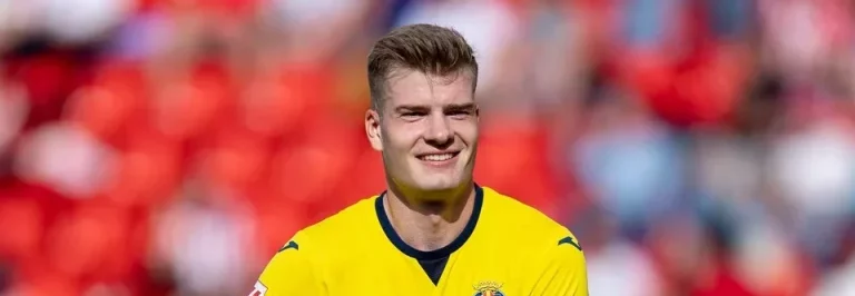Sorloth responde a la lluvia de ofertas al Villarreal CF