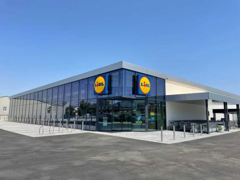 Déjate de grandes barbacoas de IKEA o Leroy Merlin: esta de Lidl es ligera y sirve hasta de horno