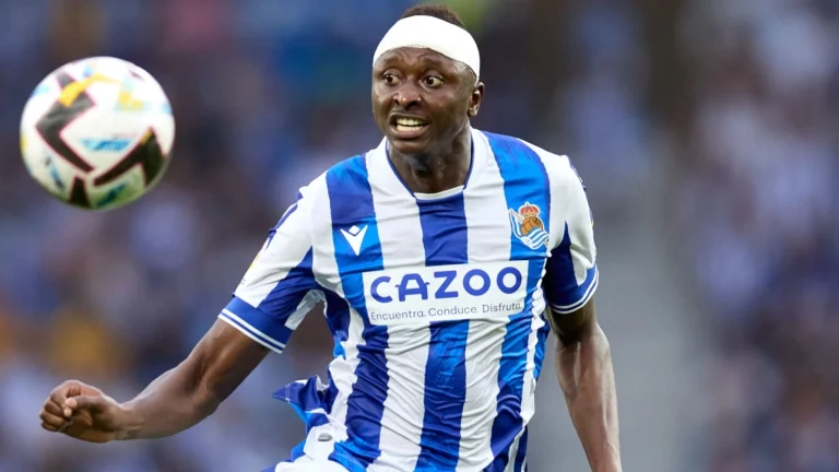 Umar Sadiq lleva a la Real Sociedad un ofertón de la Premier