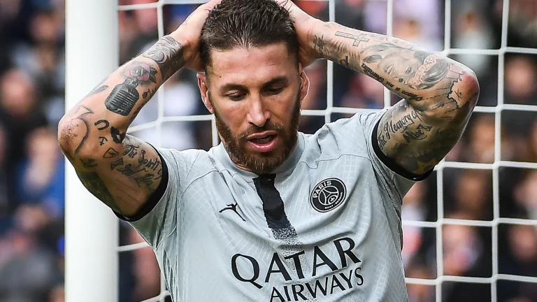 Sergio Ramos le hace un roto a Luis de la Fuente