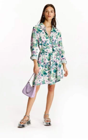 Lefties Tiene 8 Vestidos Para Llevar Con Zapatillas Para Un Look Infalible