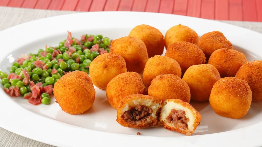 Bombas De Patata Rellenas De Carne