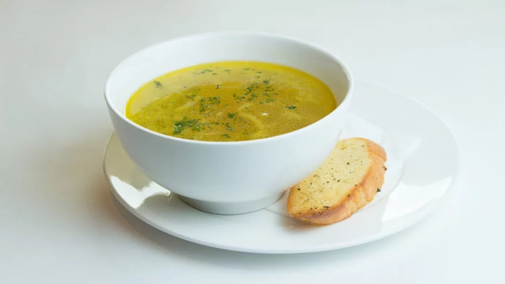 El Caldo De Pollo Con Pimienta De Cayena, Un Plato Para Toda La Familia