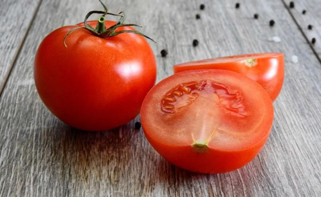 Beneficios De Comer Un Tomate Natural Y Preparado En Casa 
