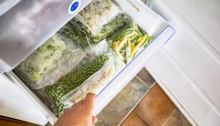 8 trucos para mantener los alimentos frescos en el congelador