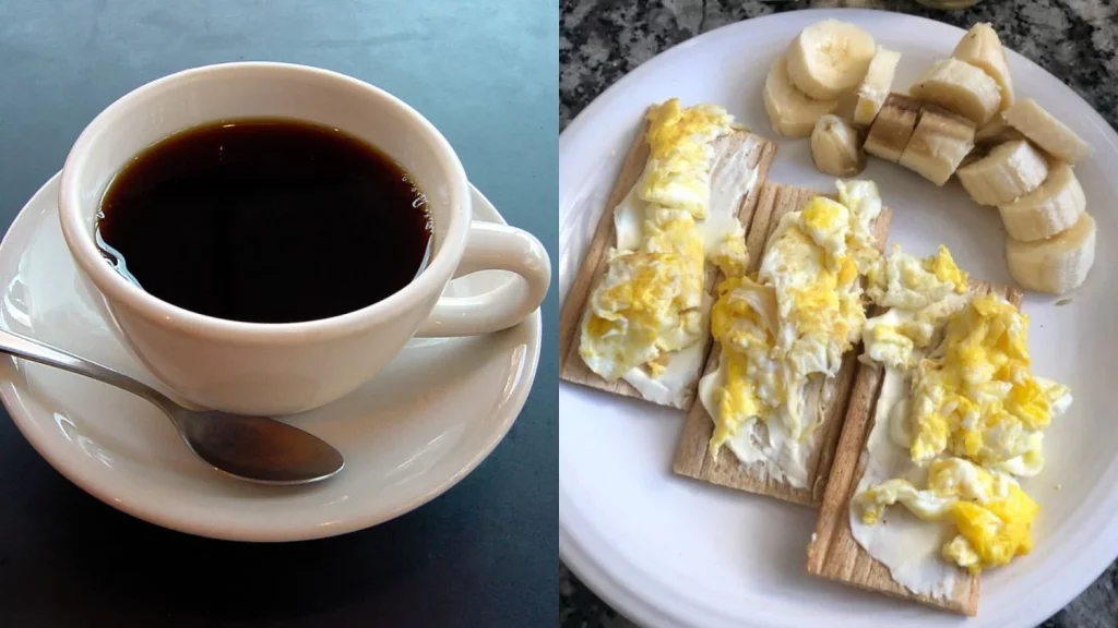 Galletas De Arroz Con Huevos Revueltos Y Banana