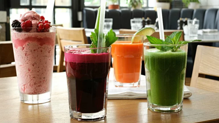 Cómo preparar jugos bajos en calorías para combatir el verano