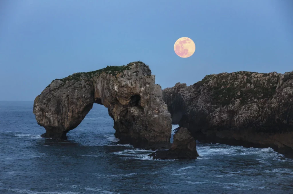 Todo Lo Que Puedes Hacer En El Lugar Mágico De Asturias