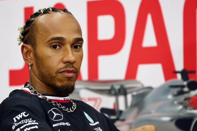 Lewis Hamilton pierde los nervios con la pregunta de un periodista