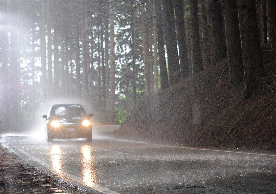 Otros Útiles Consejos Para La Correcta Conducción De Nuestro Coche Cuando Llueve 