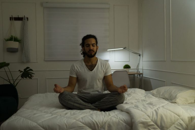 Cómo organizar tu rutina de meditación nocturna: descanso profundo y reparador