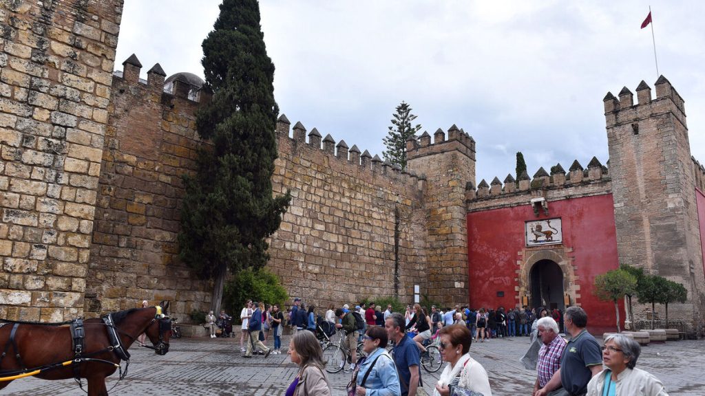 Más Detalles Sobre La Puerta De León De Sevilla 