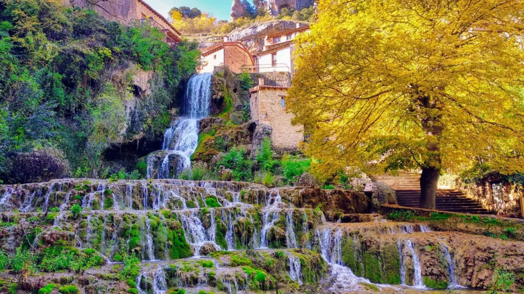 El Pueblo De Burgos Que Por Detrás Tiene Una Antigua Historia 