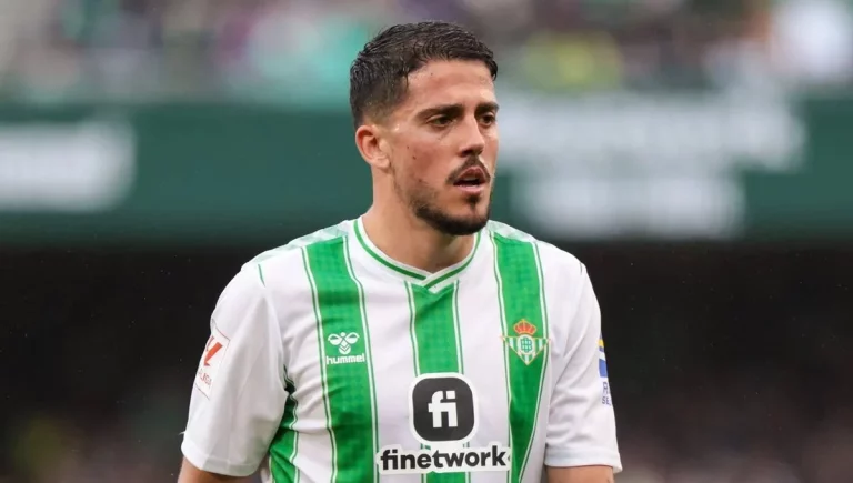 Fornals da un palo terrible al Betis
