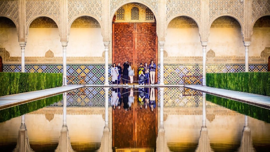 ¿Qué Actividad Se Puede Hacer En La Alhambra De Granada? 