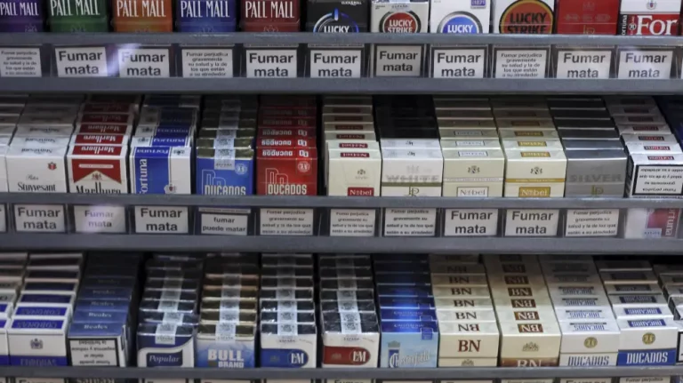 Grandes cambios en el precio del tabaco, en fumar en las terrazas y los coches y en los vapeadores