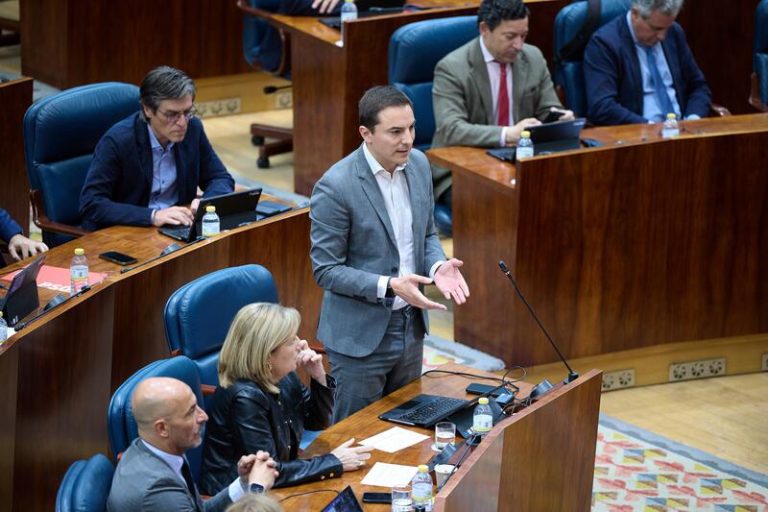 PSOE exige a Ayuso que rectifique tras acusar al Gobierno de querer legalizar las drogas: «Esto es gravísimo»