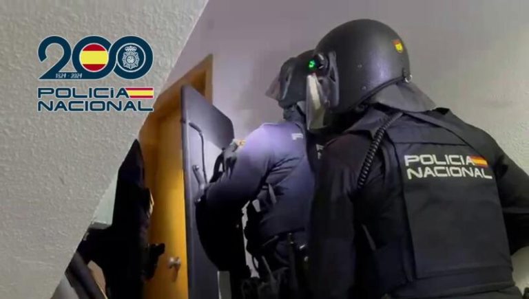 Cinco detenidos por el robo en una casa en Alicante donde encañonaron y ataron a una silla con bridas al dueño